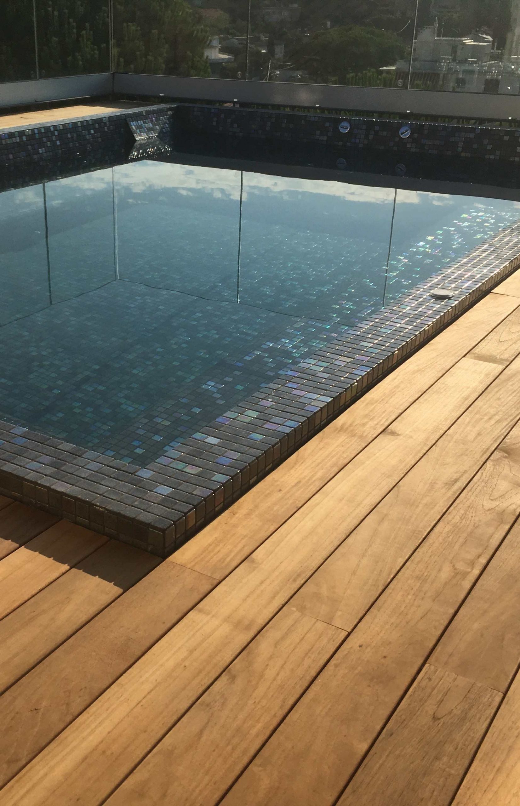 terrasse teck bord piscine