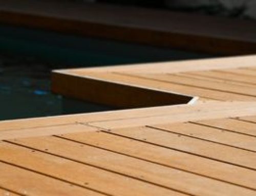 L’impact des bois exotiques sur la valeur immobilière : quand les terrasses et finitions premium changent tout